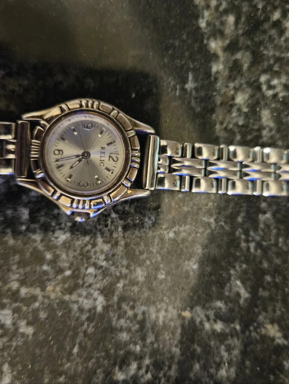 Relic by Fossil Women's Silver-Tone Link Bracelet Watch ZR-33507 - New Battery!